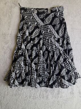Vintage Silver Stream Black & White Paisley Tiered Skirt OS L/XL